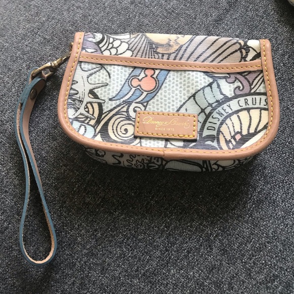 Disney Cruise Line DCL Fantasy Dooney & Bourke wristlet clutch - retired! New - Picture 2 of 4
